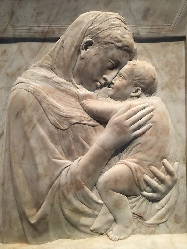 Fig.-1-Donatello-Madone-Pazzi-1425-1430-Marbre-745-×-695-cm-Bode-Museum-Berlin